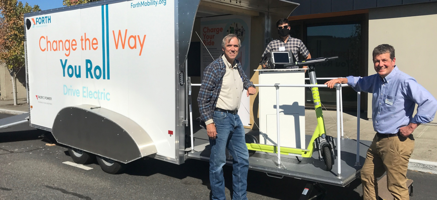 Jeff Allen with Senator Jeff Merkley and mobile showcase