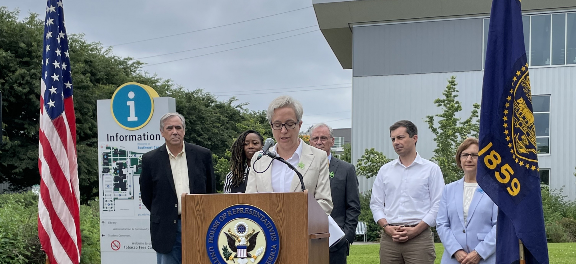 Gov. Kotek in the center, Susan McLain, Pete Buttigieg, Jeff Merkeley